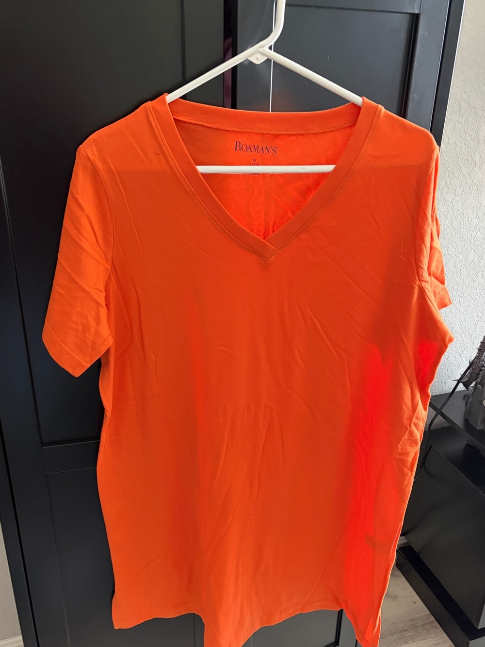 Roamans v-neck tunic tshirt size M